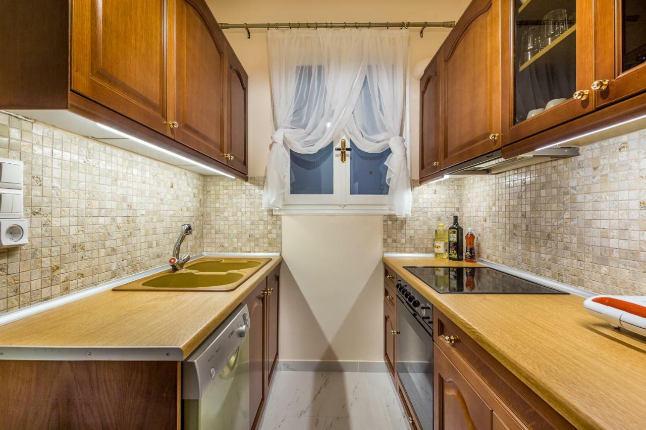 Chic Flat In Kolonaki Next To American Embassy Athens Exterior photo