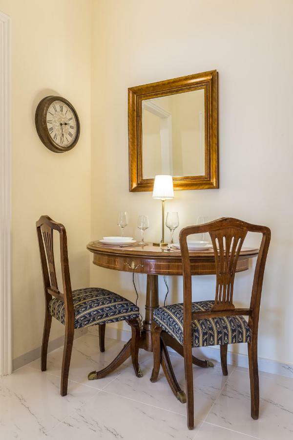 Chic Flat In Kolonaki Next To American Embassy Athens Exterior photo